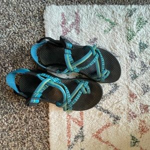 Chacos!